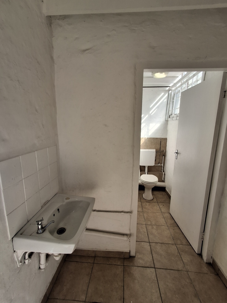 To Let Commercial Property for Rent in Arcadia Eastern Cape